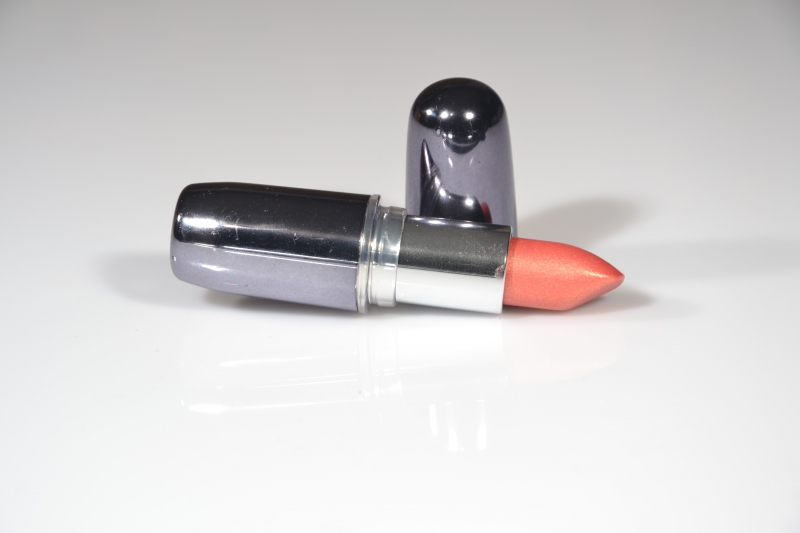 esthetique-LEVENS-min_lipstick-273109